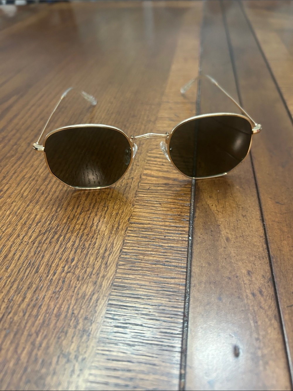 Sojos SJ1072 women’s Gold Frame Brown Lens Sunglasses like new